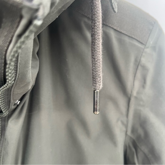 Helly Hansen Olive Green Women's Jacket - Picture 8 of 13